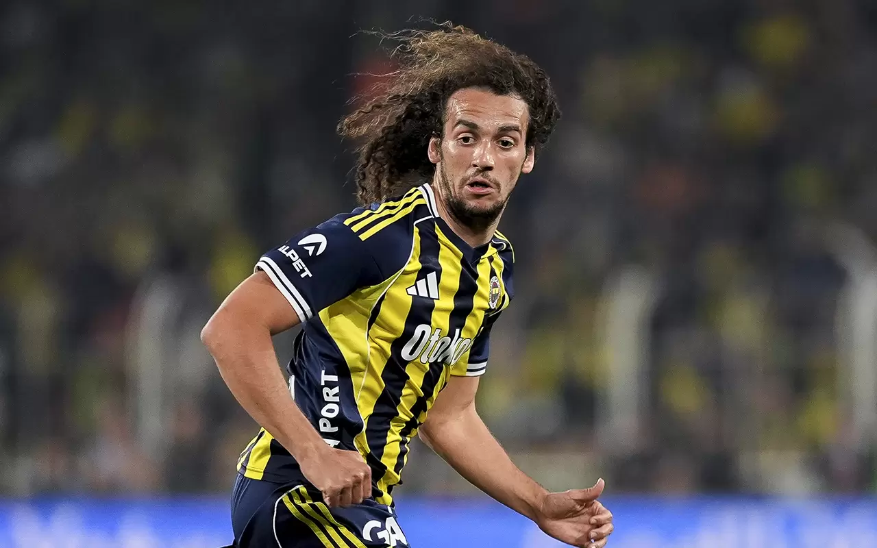 Fenerbahçe - Beşiktaş derbi maçına damga vuran anlar 11