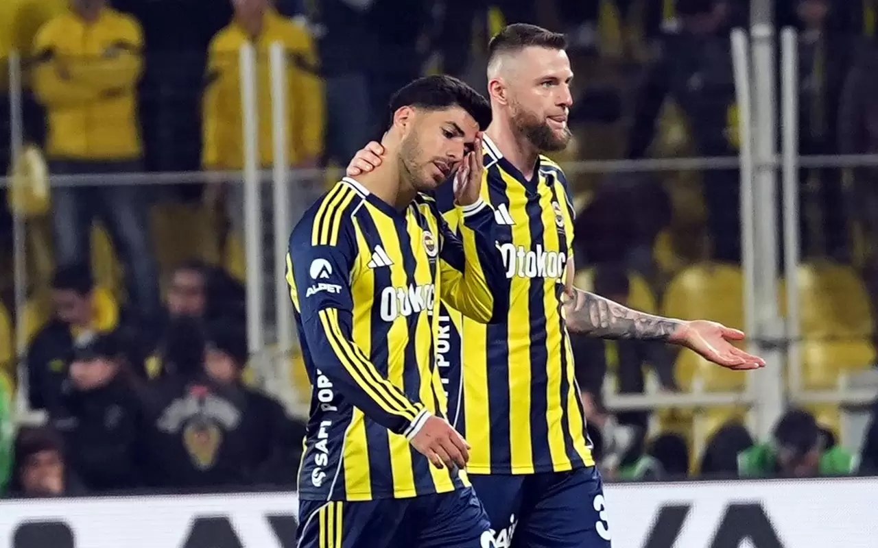 Fenerbahçe - Beşiktaş derbi maçına damga vuran anlar 12