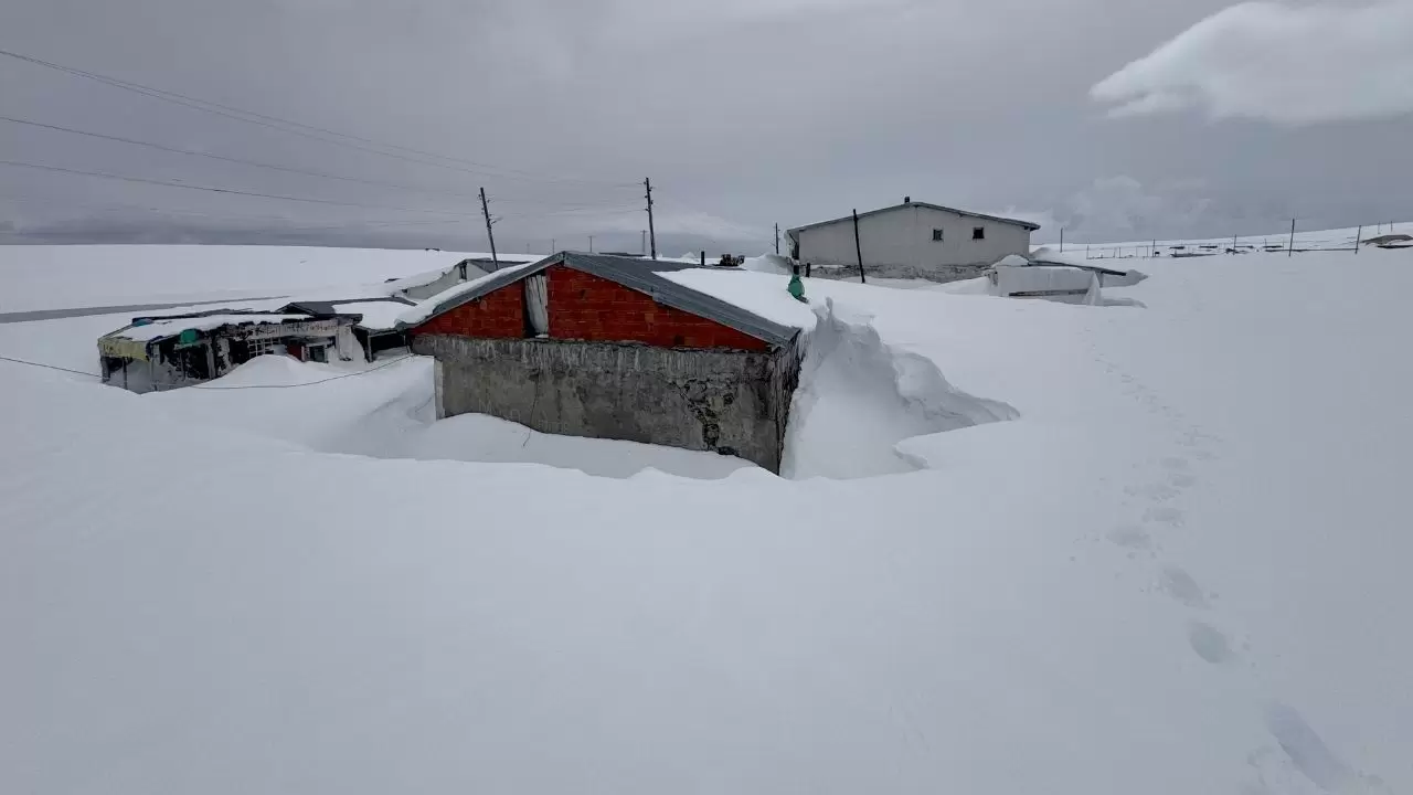 2 bin 580 rakımlı Bülbülan Yaylası kara gömüldü! 4