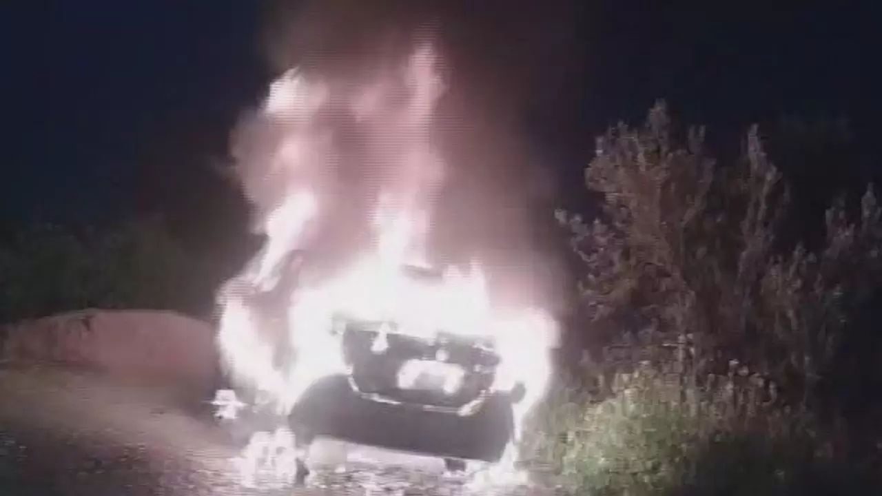 Hatay’da kan donduran olay! Aracını ateşe veren şahsı kamerada izleyince şoke oldu 1