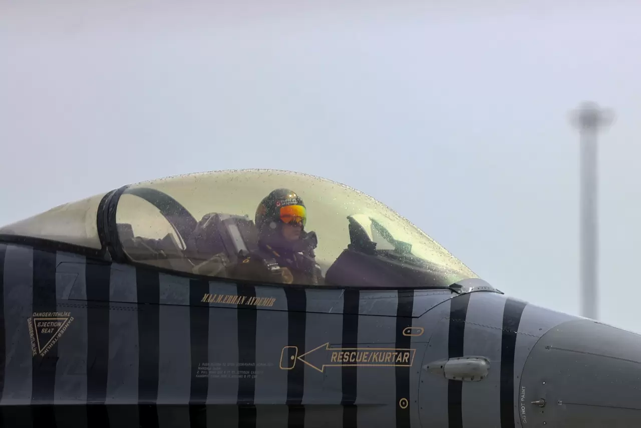 SOLOTÜRK’ten tarihi uçuş: İki uçakla 15. yıl kutlaması nefes kesti 14