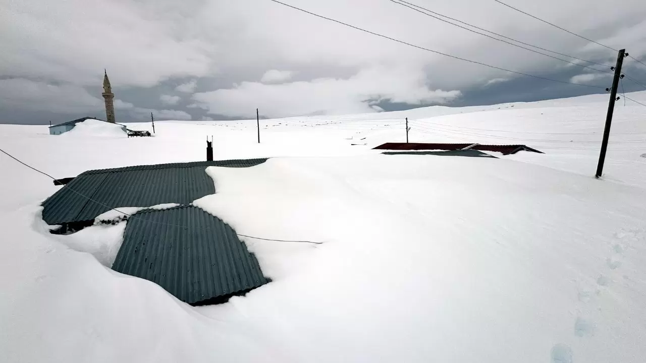 2 bin 580 rakımlı Bülbülan Yaylası kara gömüldü! 10