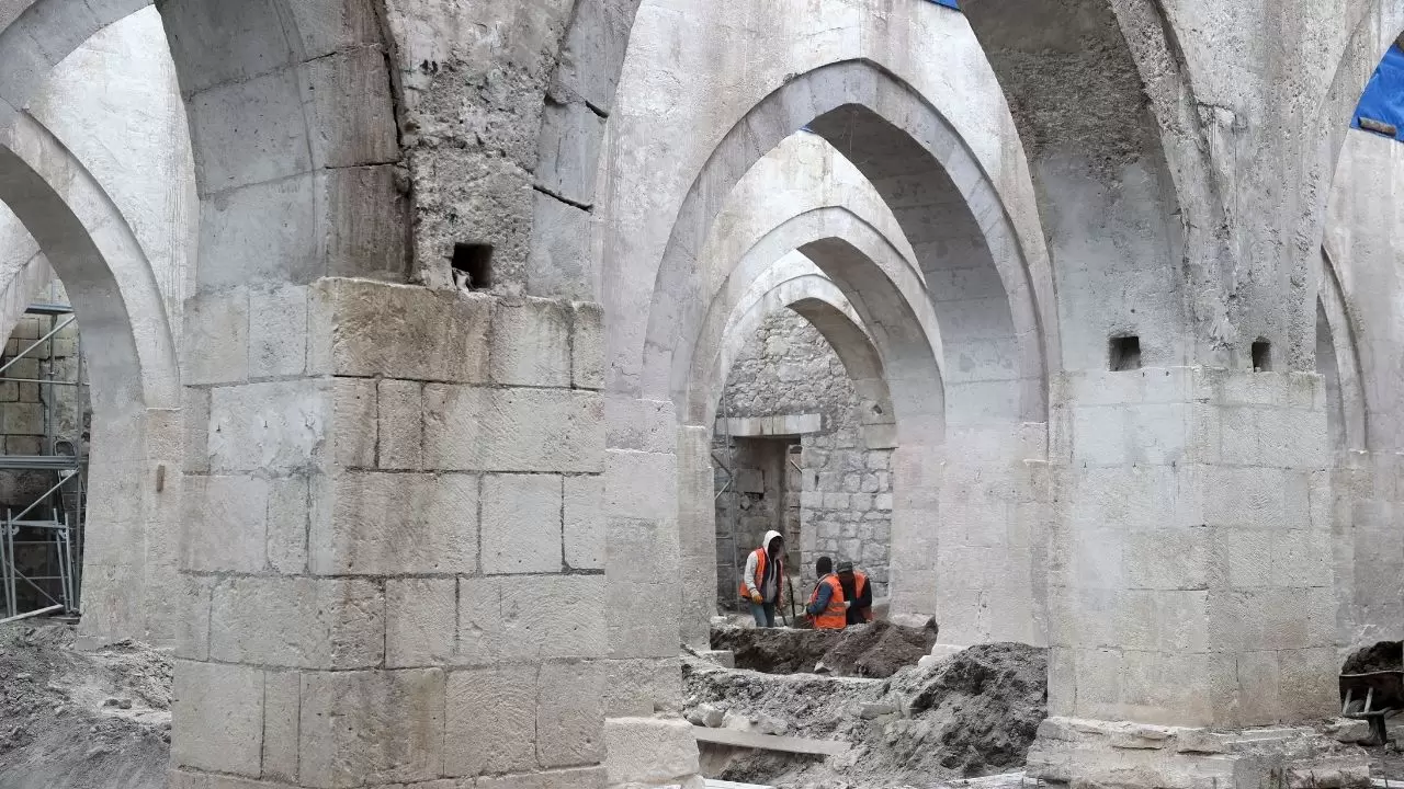 829 yıllık miras kurtarılıyor: Sivas Ulu Cami’de tarihi restorasyon! 8
