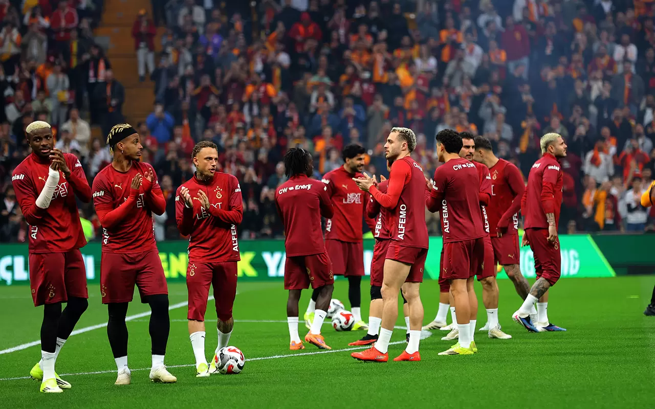 Galatasaray'ın şampiyonluk idmanında görsel şölen! 1