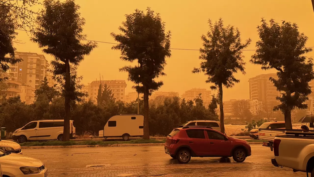 Afrika’dan gelen çöl tozu Alanya’yı kapladı 6