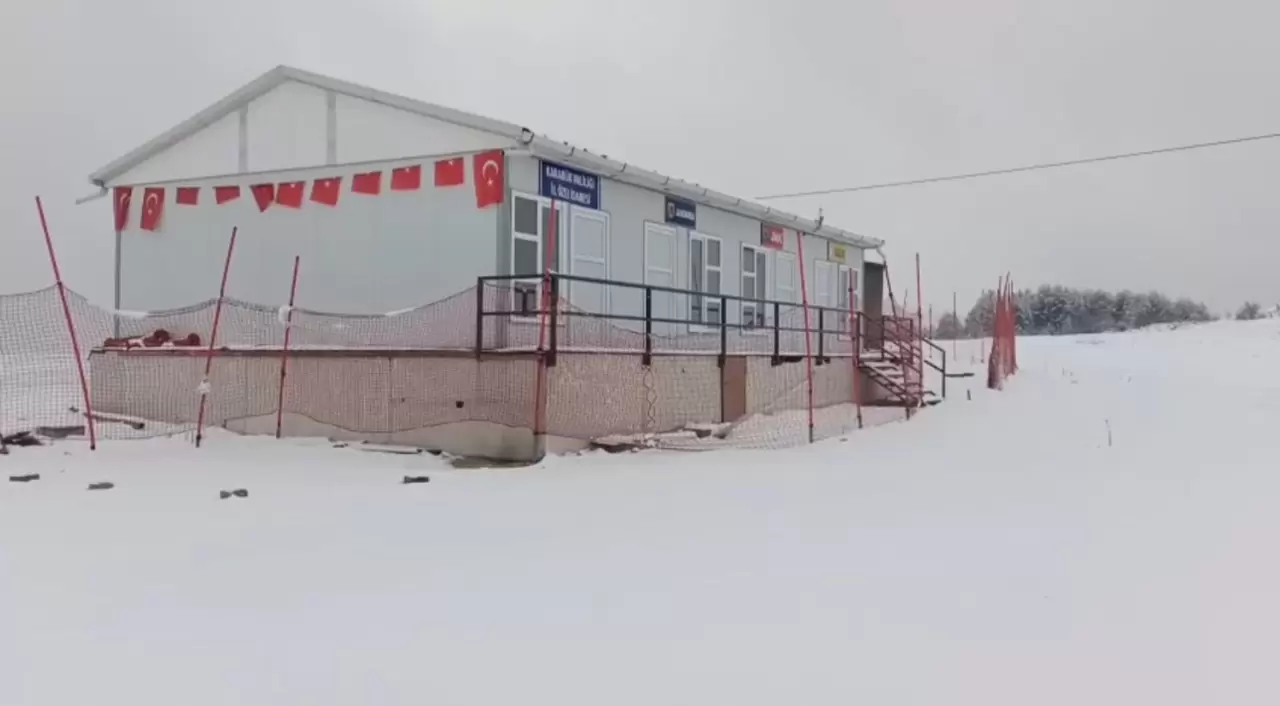 Keltepe Kayak Merkezi'nde nisan sürprizi: Beyaz örtü tekrar gözüktü 3