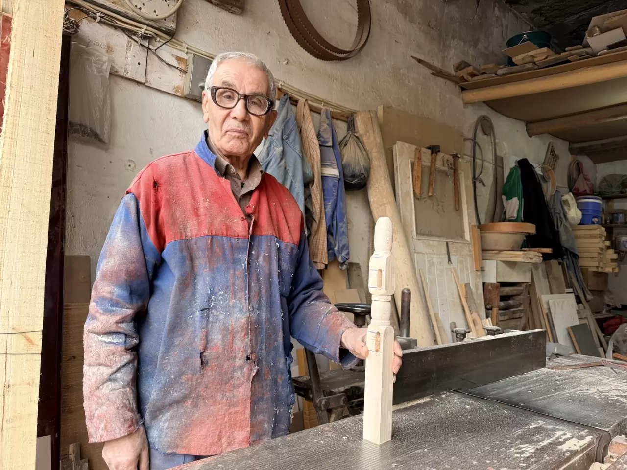 74 yaşındaki usta, ahşap beşik ile geçmişi ve geleceği buluşturuyor 7