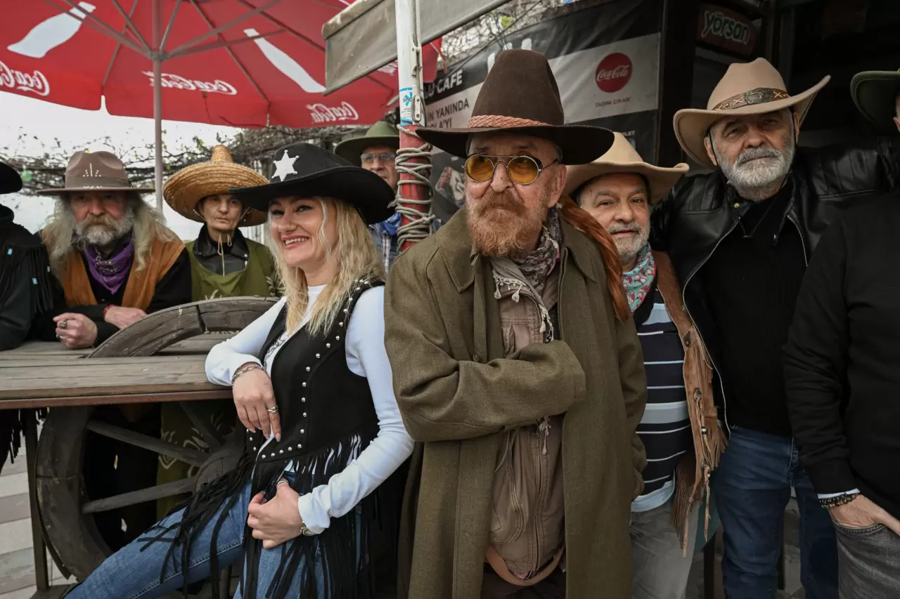 Samatya’da bir Vahşi Batı kasabası: Bu kahvehanede sadece 'Kovboylar' var! 17