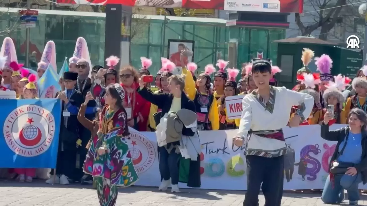 İstanbul’da Türk Dünyası rüzgarı! 14 farklı bölgeden 250 çocuk Kadıköy’ü renklendirdi 4
