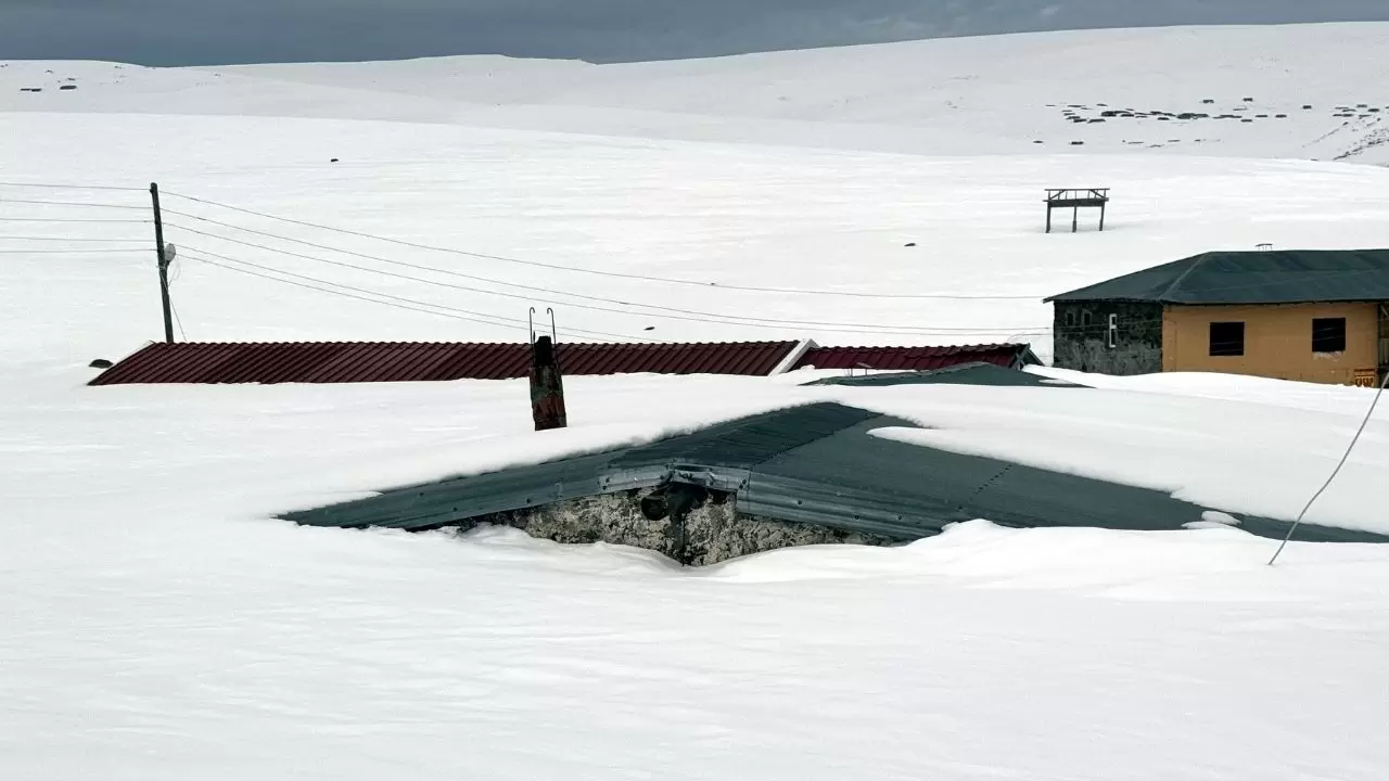 2 bin 580 rakımlı Bülbülan Yaylası kara gömüldü! 3