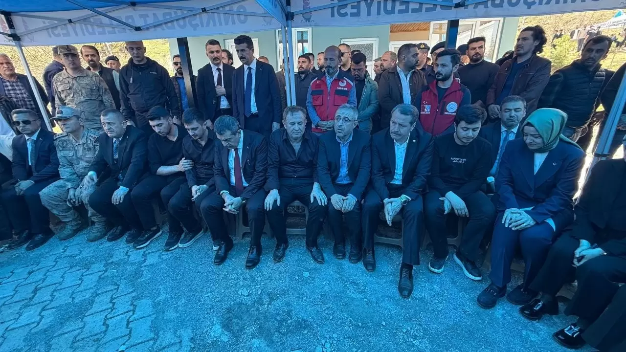 Ayla öğretmen’in eşinden yürek yakan veda 1