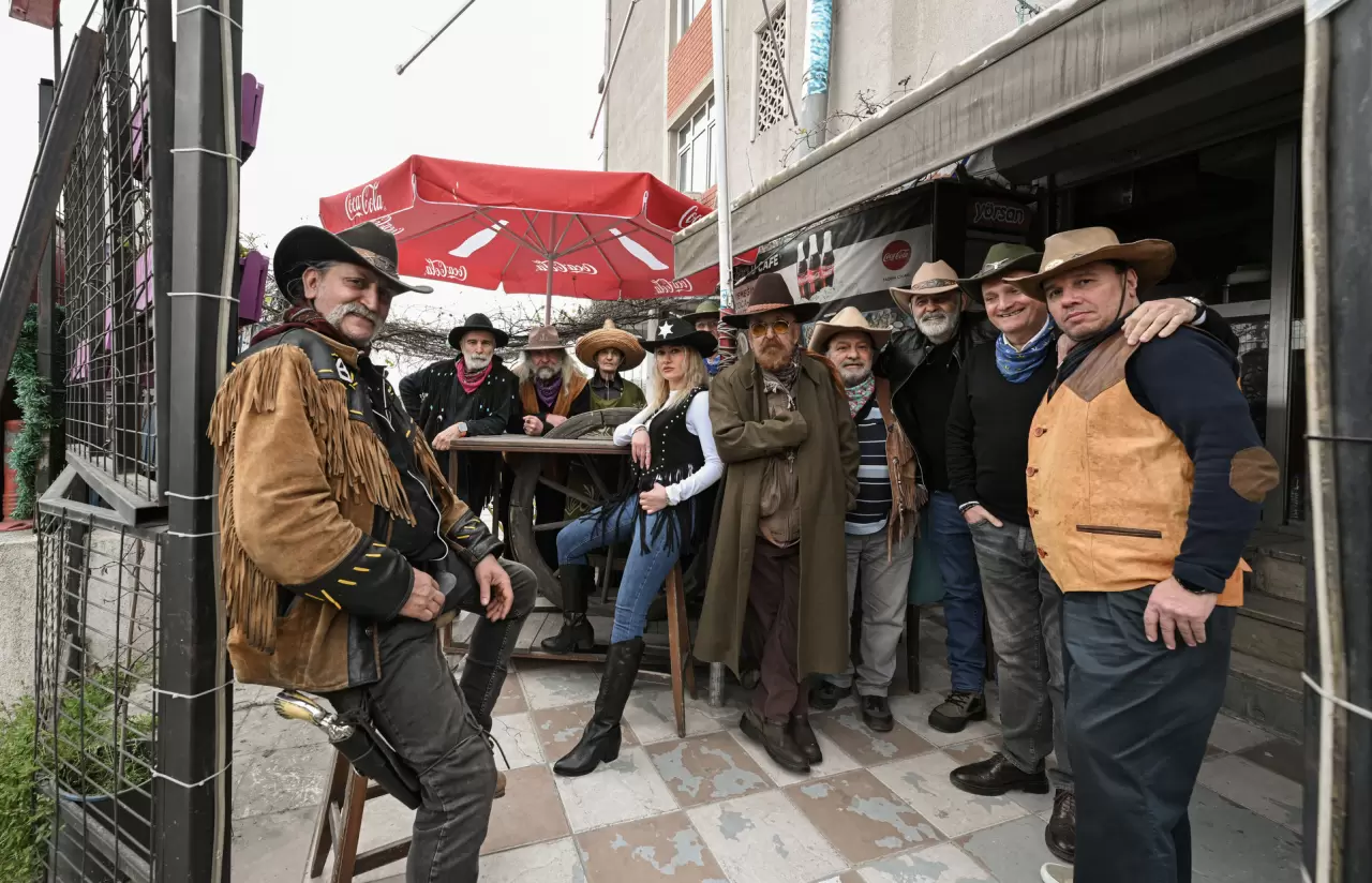 Samatya’da bir Vahşi Batı kasabası: Bu kahvehanede sadece 'Kovboylar' var! 1