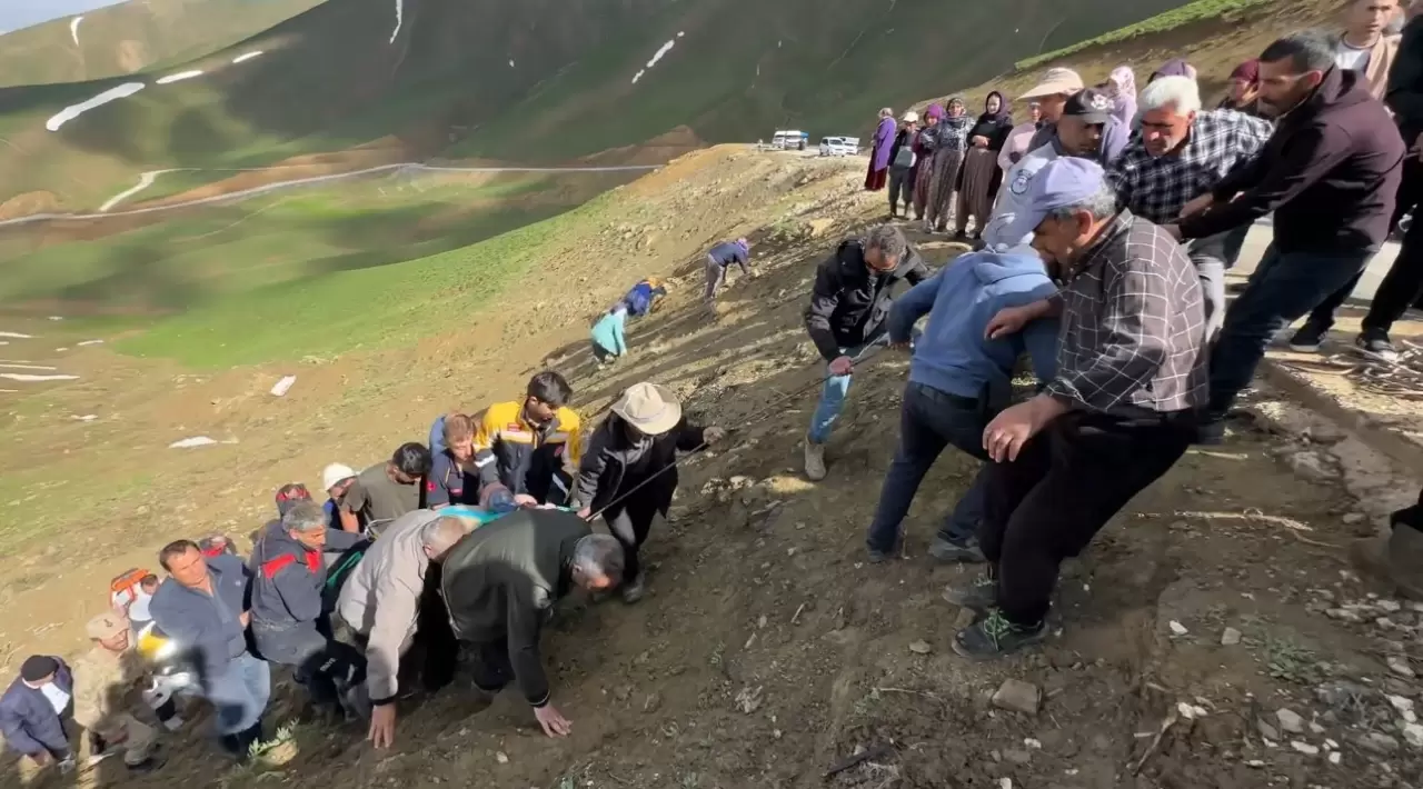 100 metrelik uçuruma yuvarlandılar 4