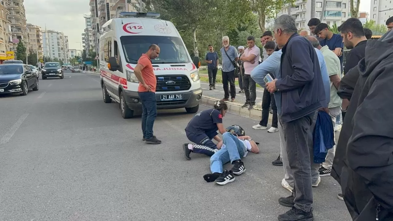 Motosiklet ikiye bölündü, sürücü ağır yaralı! 6