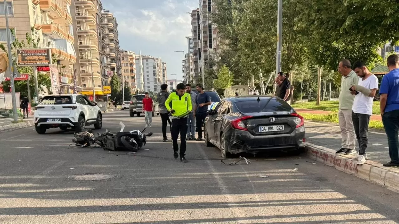 Motosiklet ikiye bölündü, sürücü ağır yaralı! 7