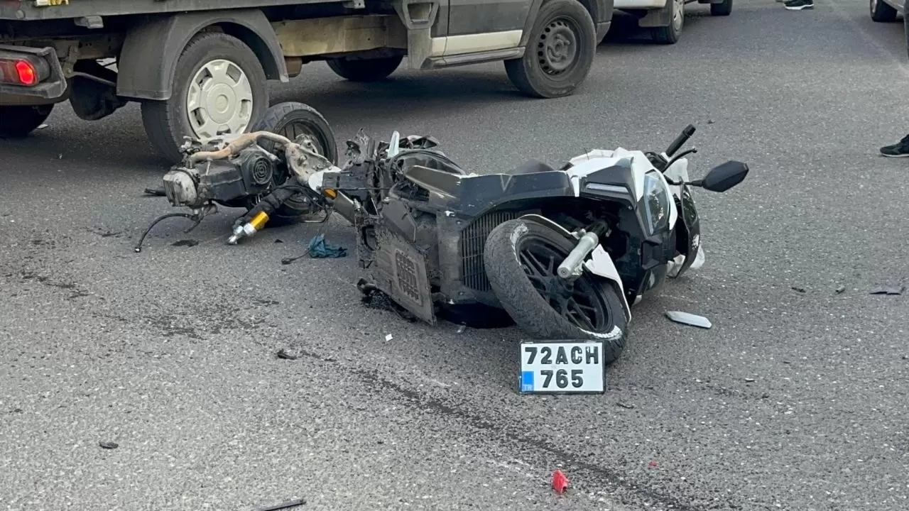 Motosiklet ikiye bölündü, sürücü ağır yaralı! 2