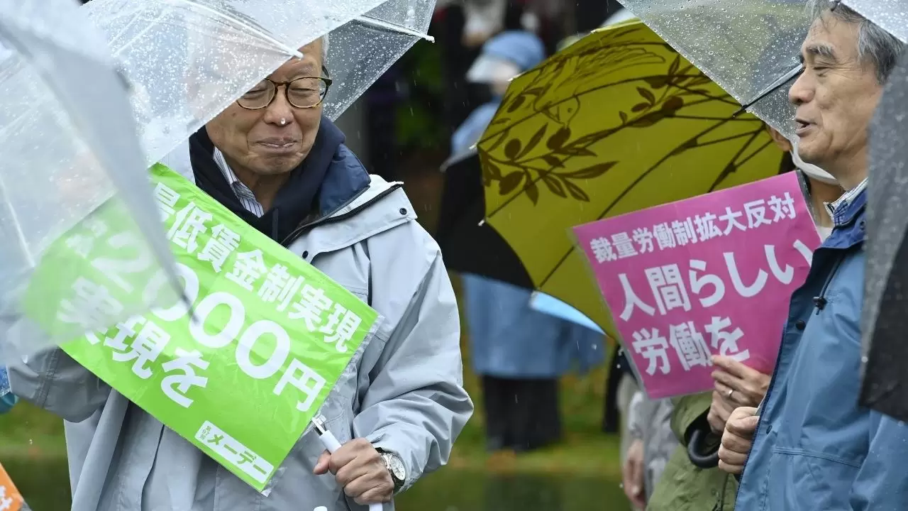 Tokyo sokakları sırılsıklam ama kararlı! 97. May Day mitinginde binlerin sesi yükseldi! 7