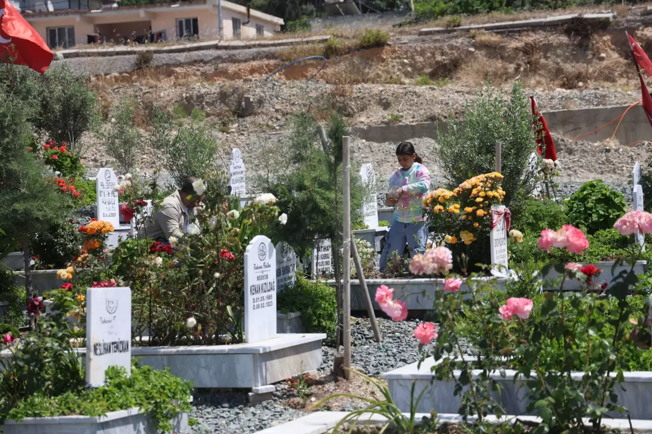Asrın felaketini yaşayan Hatay'da buruk Anneler Günü! 3
