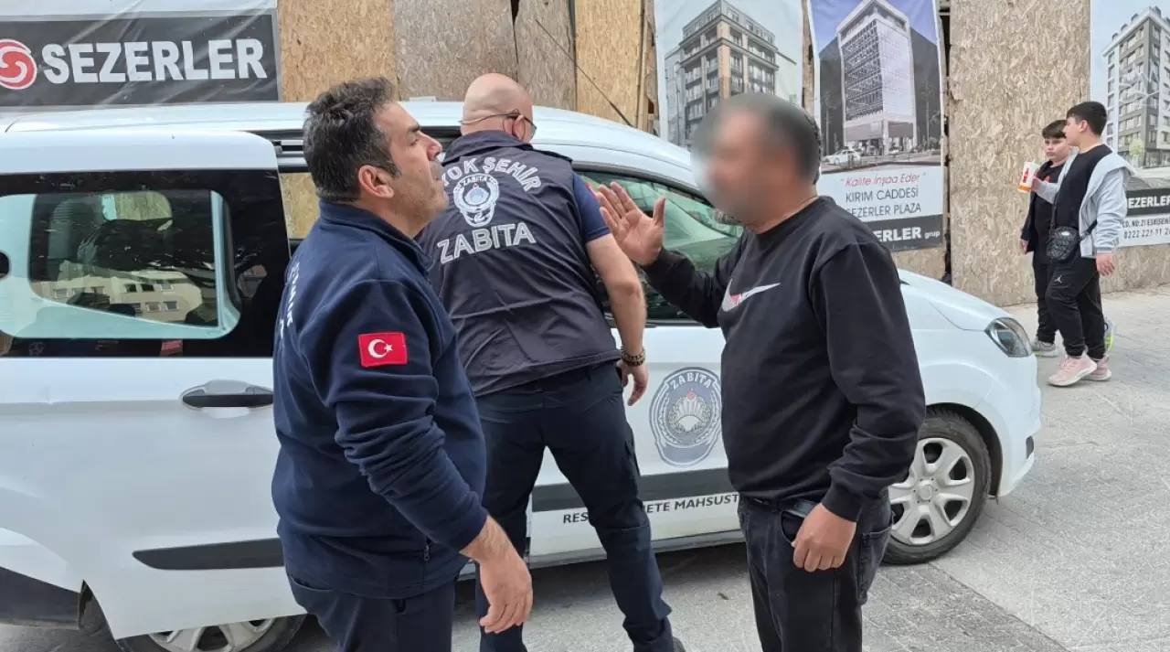 Eskişehir'de zabıta baskını gerginliği! Seyyar satıcı isyan etti 2