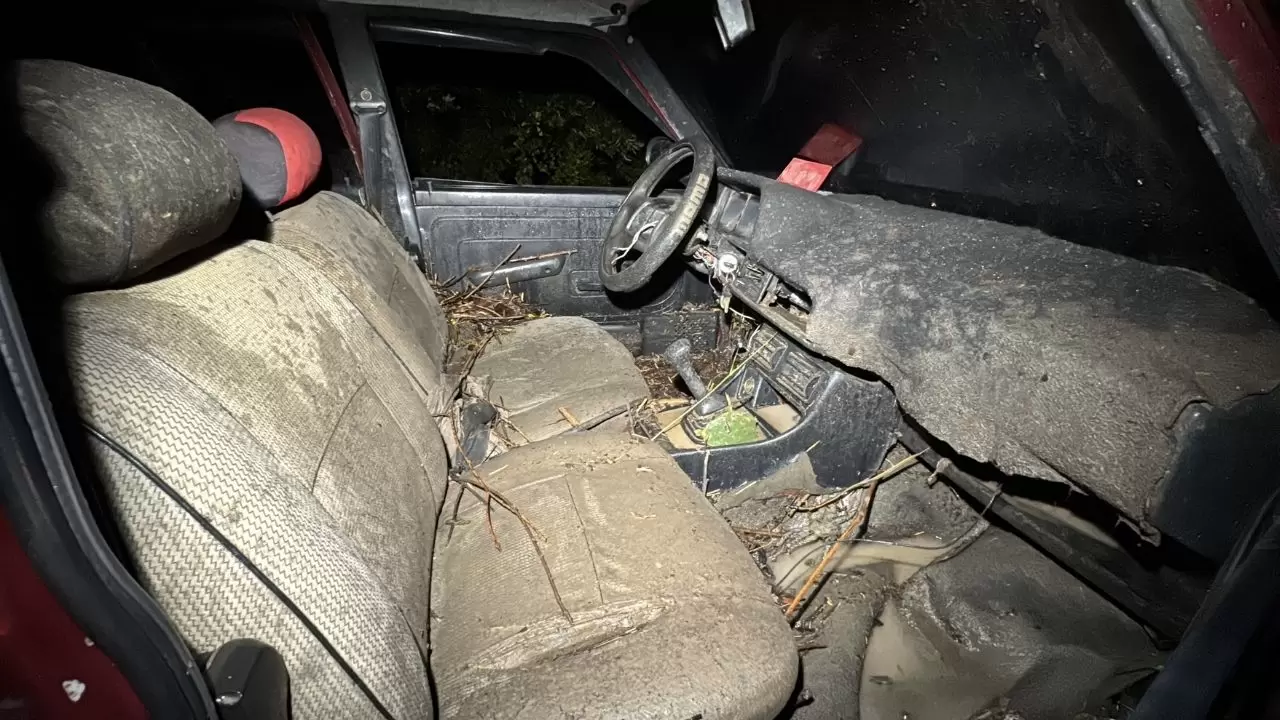 Araçlar sularla sürüklendi, ev ve iş yerlerini su bastı 2