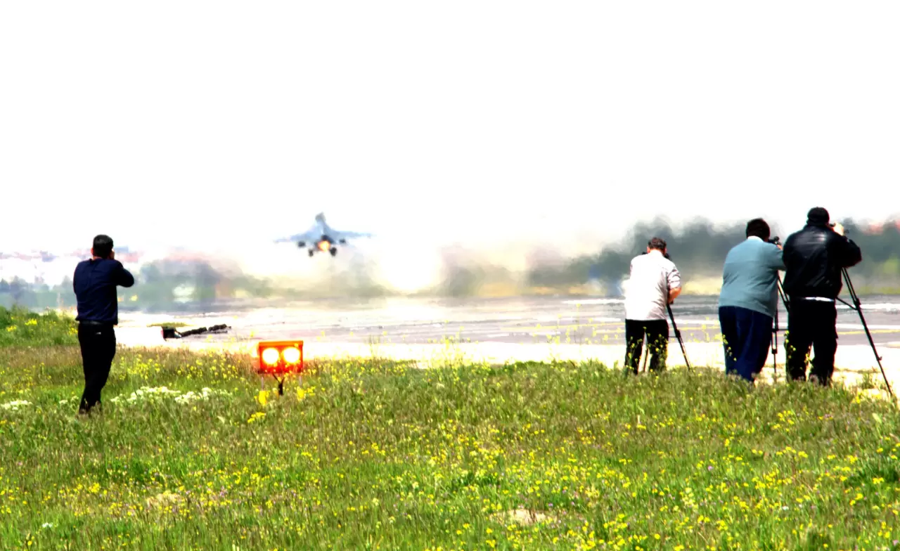 Türk jetlerinden Efes tatbikatında gövde gösterisi! F-16’lar gökyüzünde görev uçuşu gerçekleştirdi 2