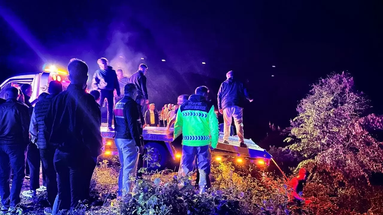Nişan hazırlığı için gelmişti! Yoğun sis kazaya sebep oldu 4