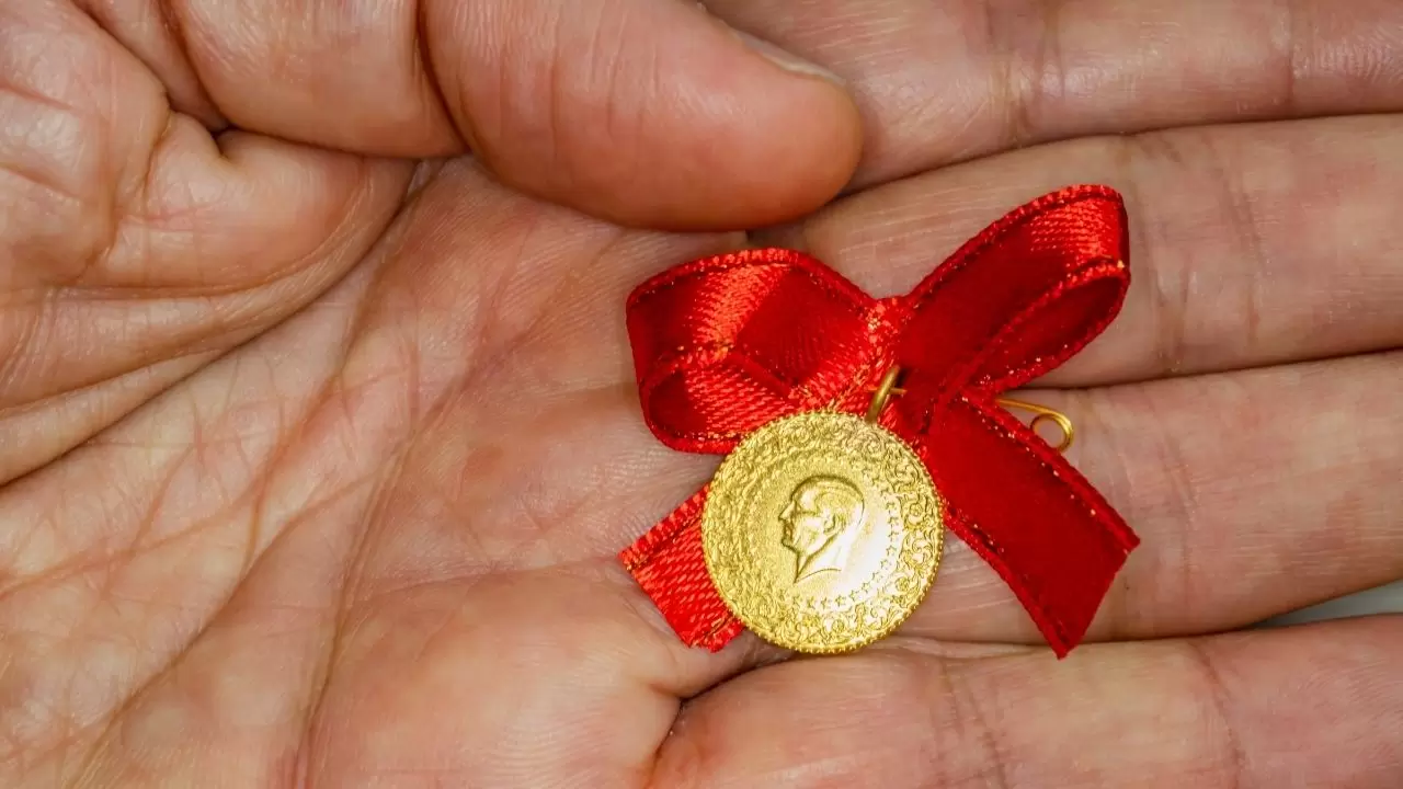 Gram, çeyrek ve yarım altın bugün ne kadar? 5