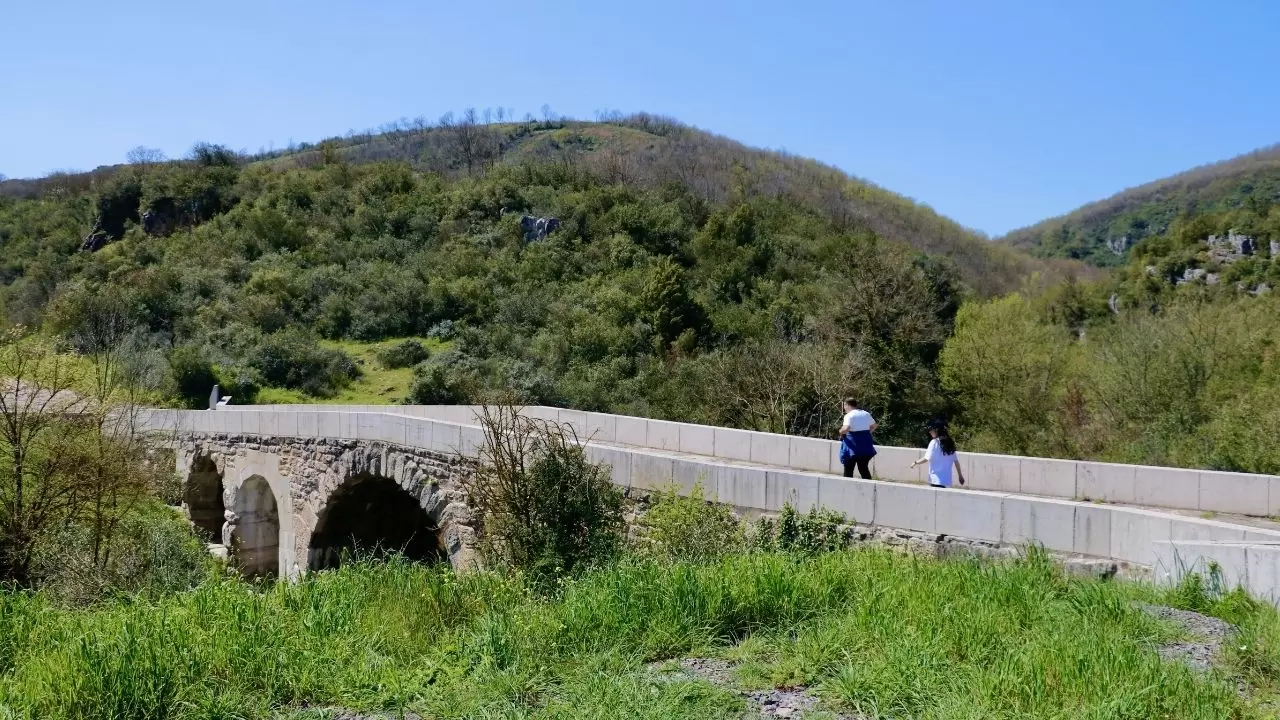 Kocaeli'de masalsı yolculuk! Eski İstanbul Yolu çiçek açtı: Şehrin gürültüsünden kaçmak isteyenlerin yeni gözdesi! 6