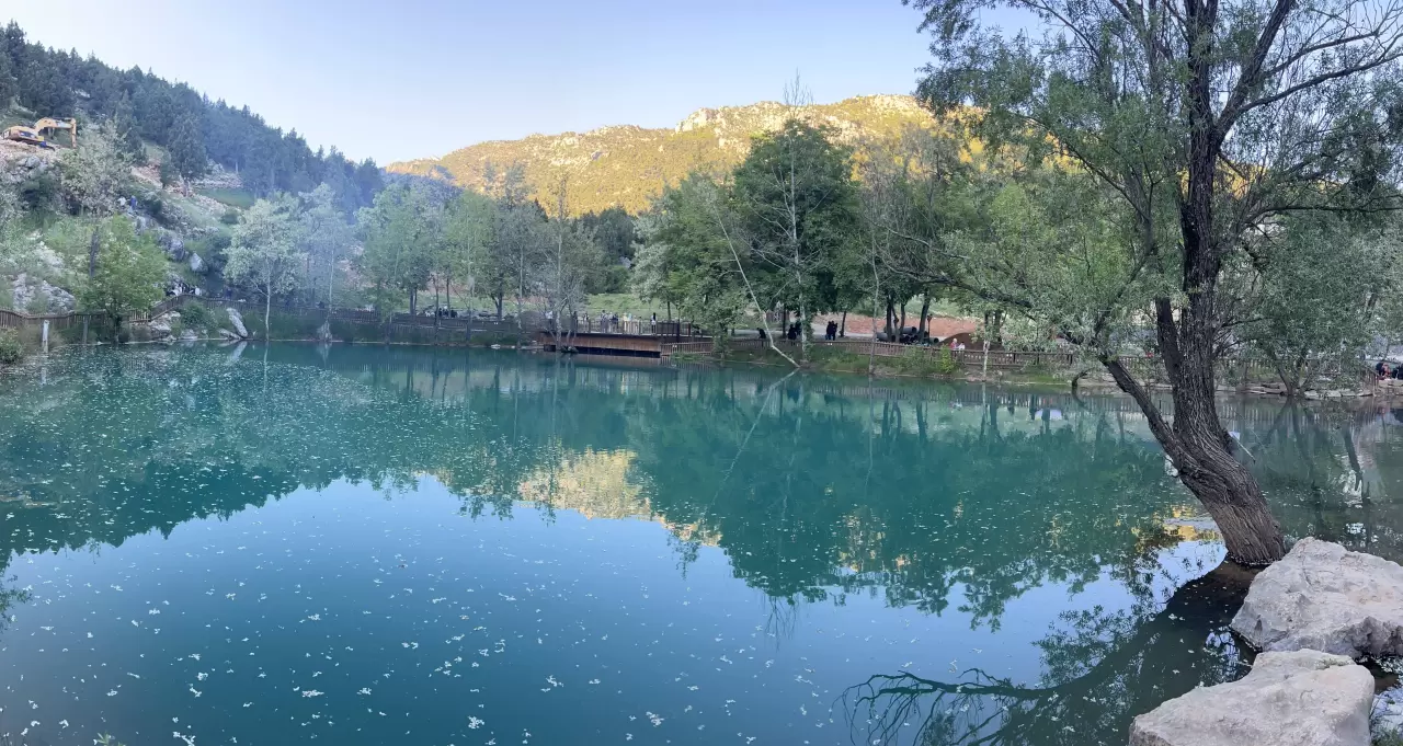 Renginin sırrı çözülemedi! Kahramanmaraş'ın gözdesi Yeşilgöz ziyaretçi akınına uğruyor 5