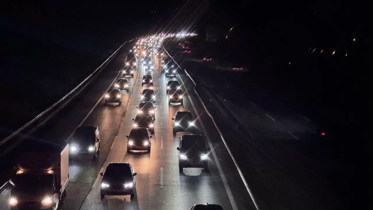 Anadolu Otoyolu'nda bayram dönüşü yoğunluğu başladı! 5