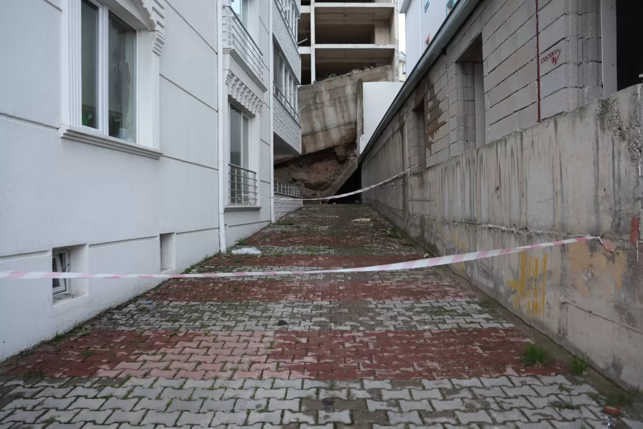 Nevşehir'de sabaha karşı dehşet! 'Yıldırım düştü sandık, istinat duvarı evimize girdi' 14