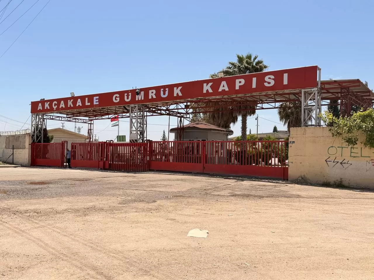 FLAŞ! Akçakale Gümrük Kapısı 12 yıl sonra sivil geçişlere açıldı! 1