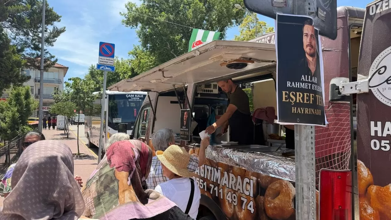 Eşref Rüya'nın sevilen karakteri Eşref Tek için İznik'te lokma dağıtıldı! 4