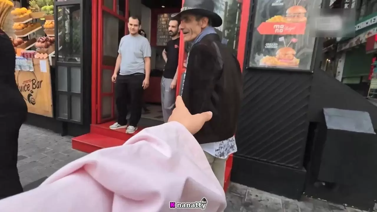 İstiklal Caddesi’nde Japon yayıncıyı rahatsız eden şüpheli yakalandı 5