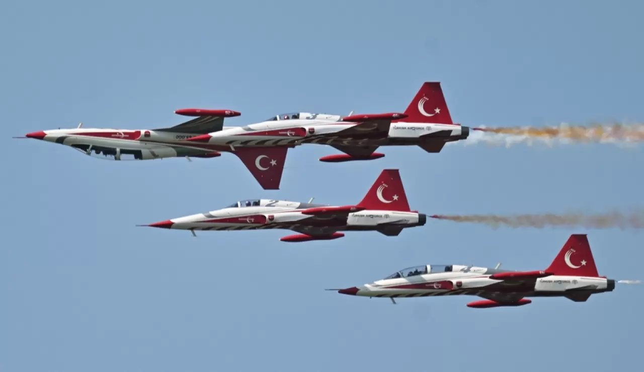 Türk Yıldızları Belçika’yı büyüledi! 8