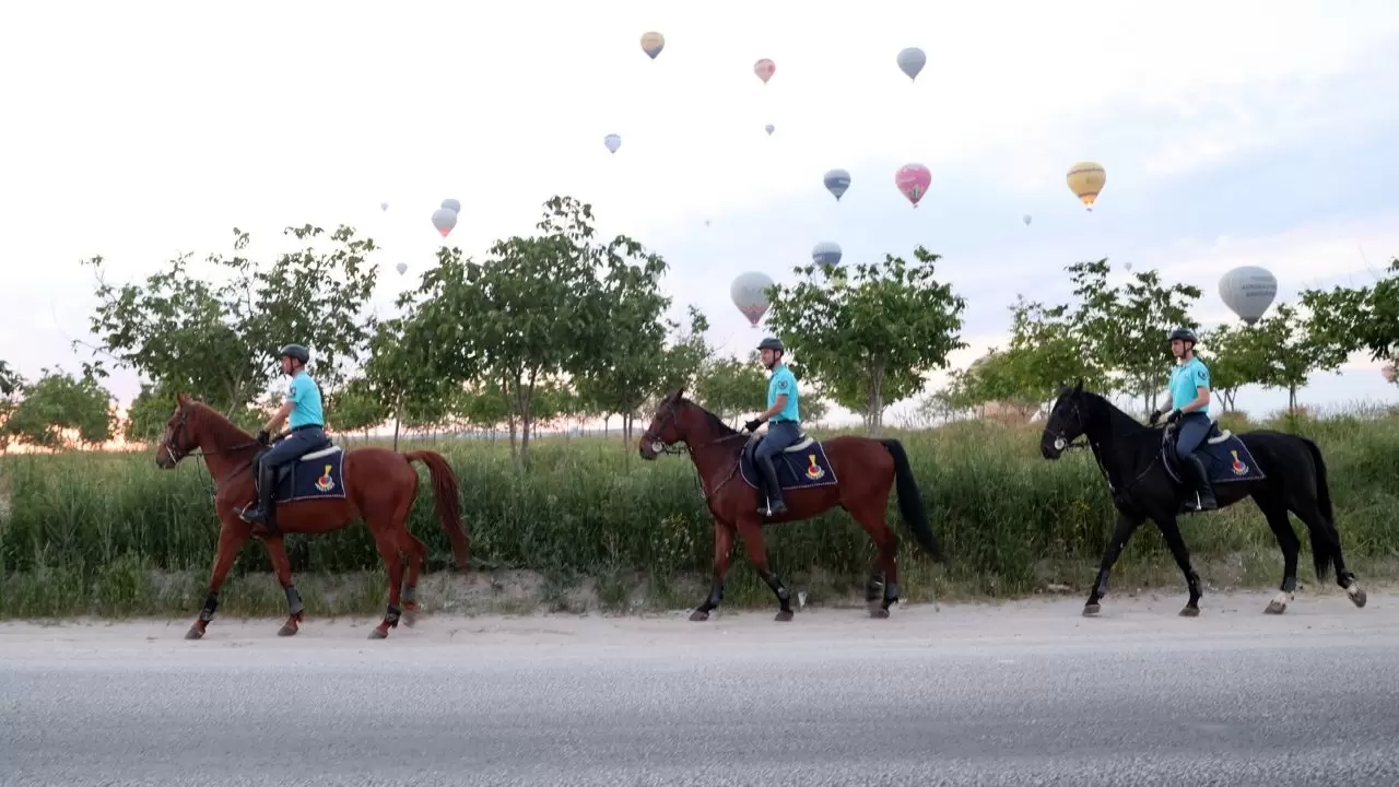JÖAK paraşüt timinden sıcak hava balonundan muazzam atlayış! 3