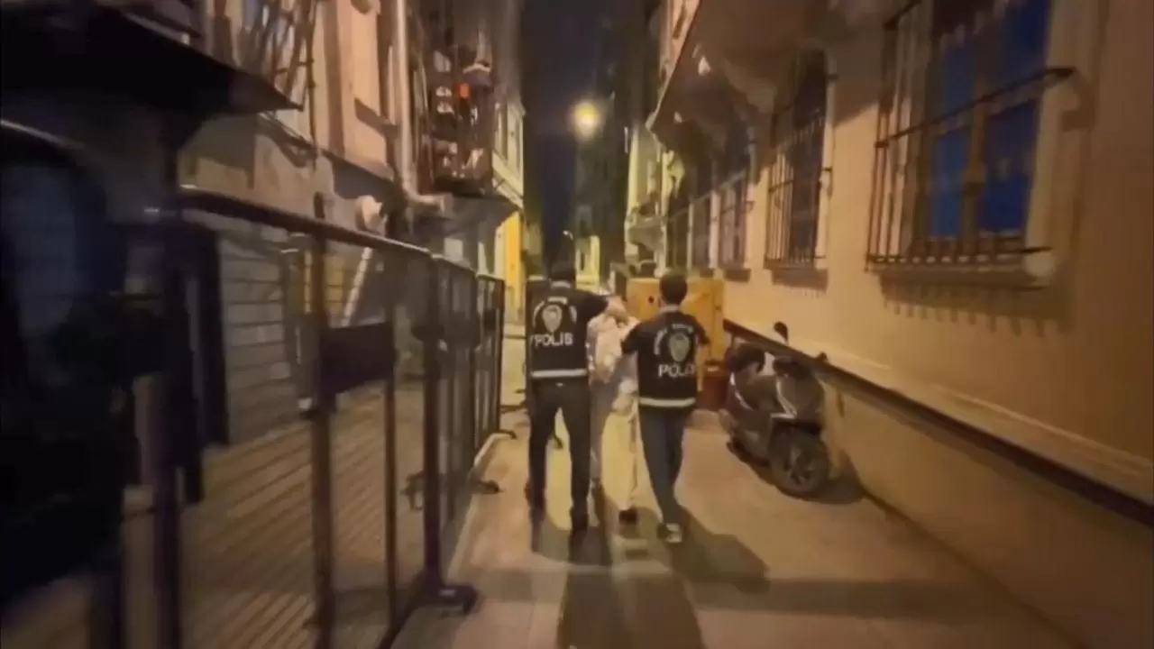 İstiklal Caddesi’nde Japon yayıncıyı rahatsız eden şüpheli yakalandı 2