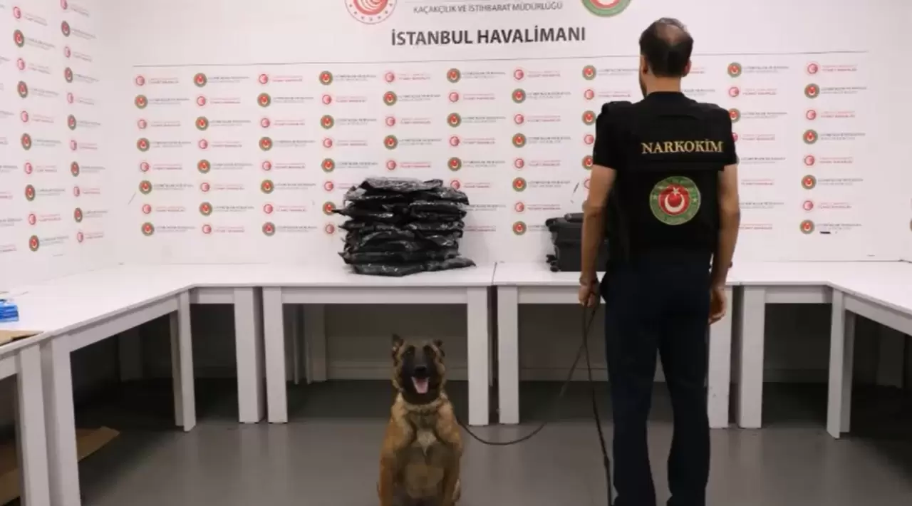İstanbul Havalimanı’nda Gümrük Muhafaza'dan başarılı operasyon 3