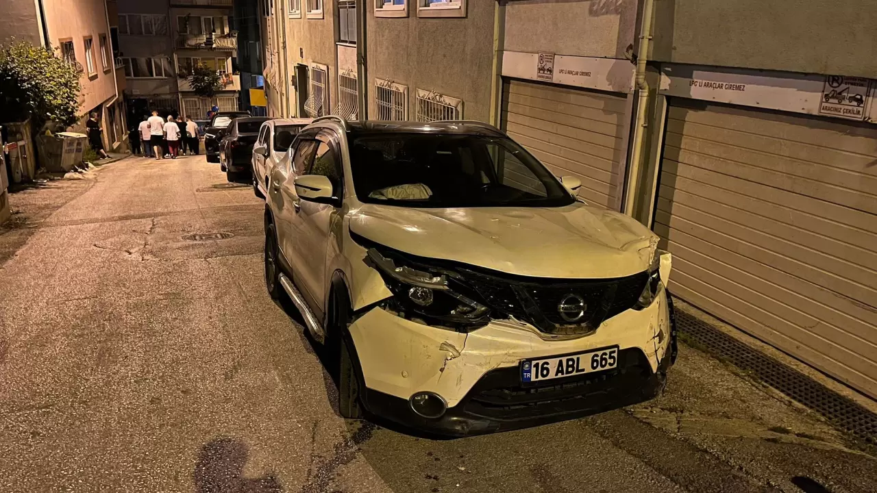 Alkollü sürücü doğal gaz kutusunu patlattı, mahalle sokağa döküldü 1