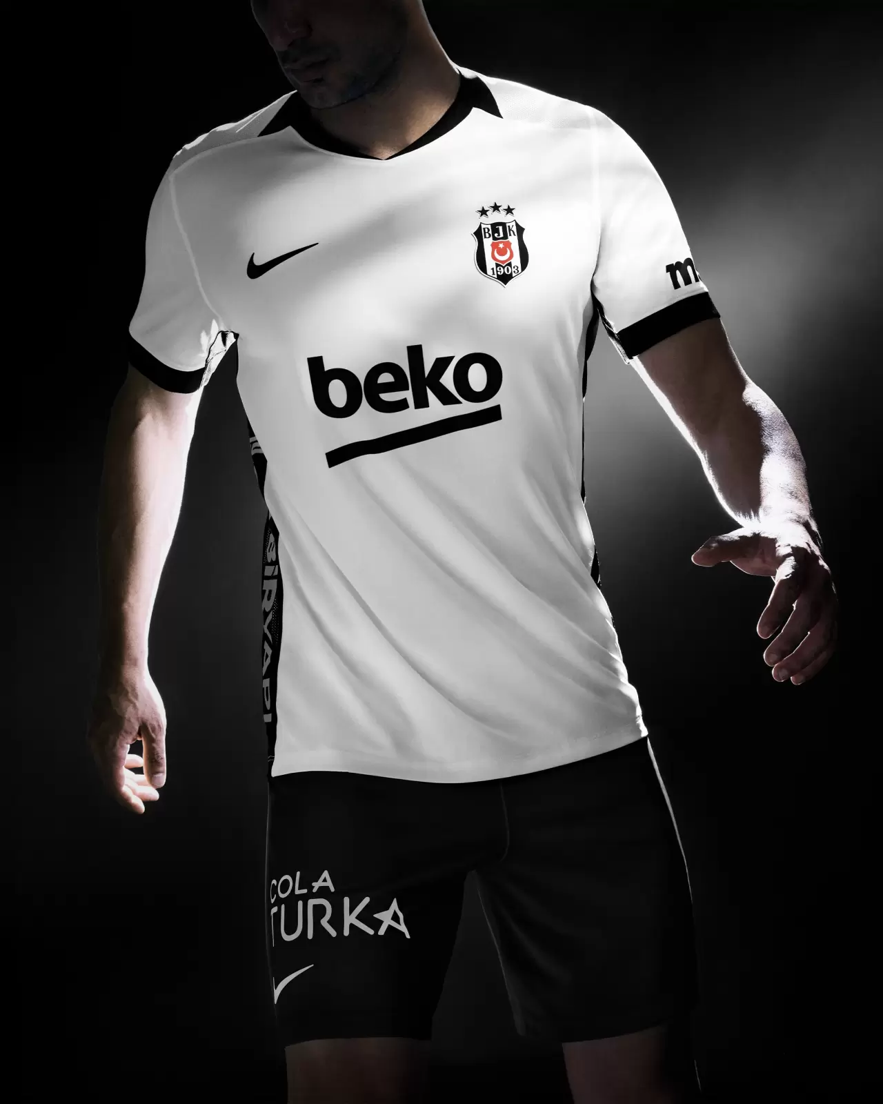 Beşiktaş yeni sezon formalarını tanıttı! 7