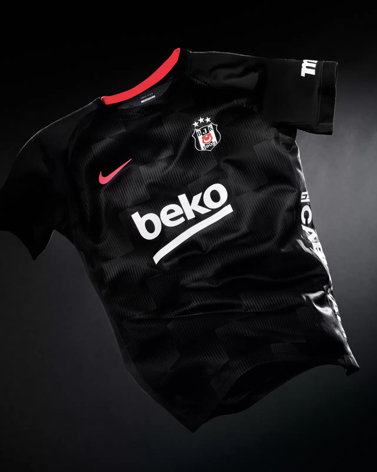 Beşiktaş yeni sezon formalarını tanıttı! 9