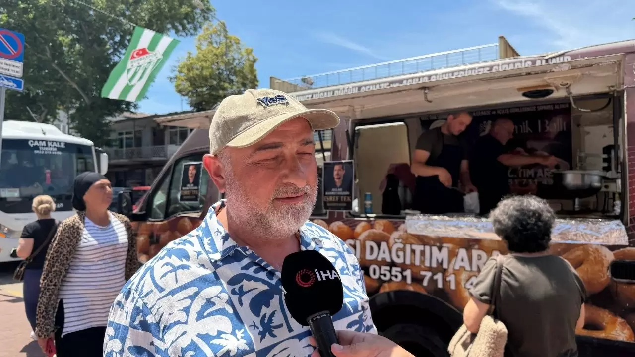 Eşref Rüya'nın sevilen karakteri Eşref Tek için İznik'te lokma dağıtıldı! 2