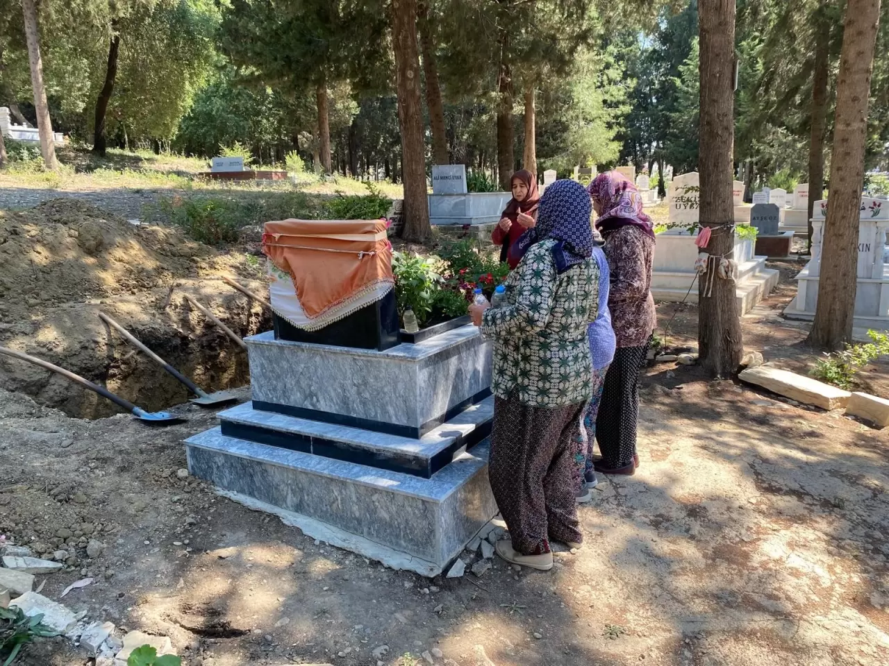 Okula götürdüğü kızını kazada kaybetmişti 4
