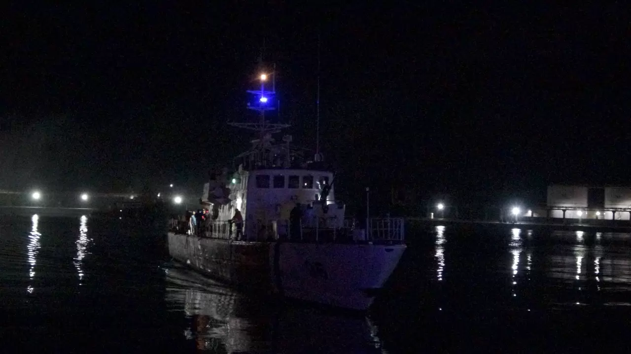 Karadeniz'de saldırıya uğrayan Türk teknesindeki yaralılar İnebolu'ya getirildi 2