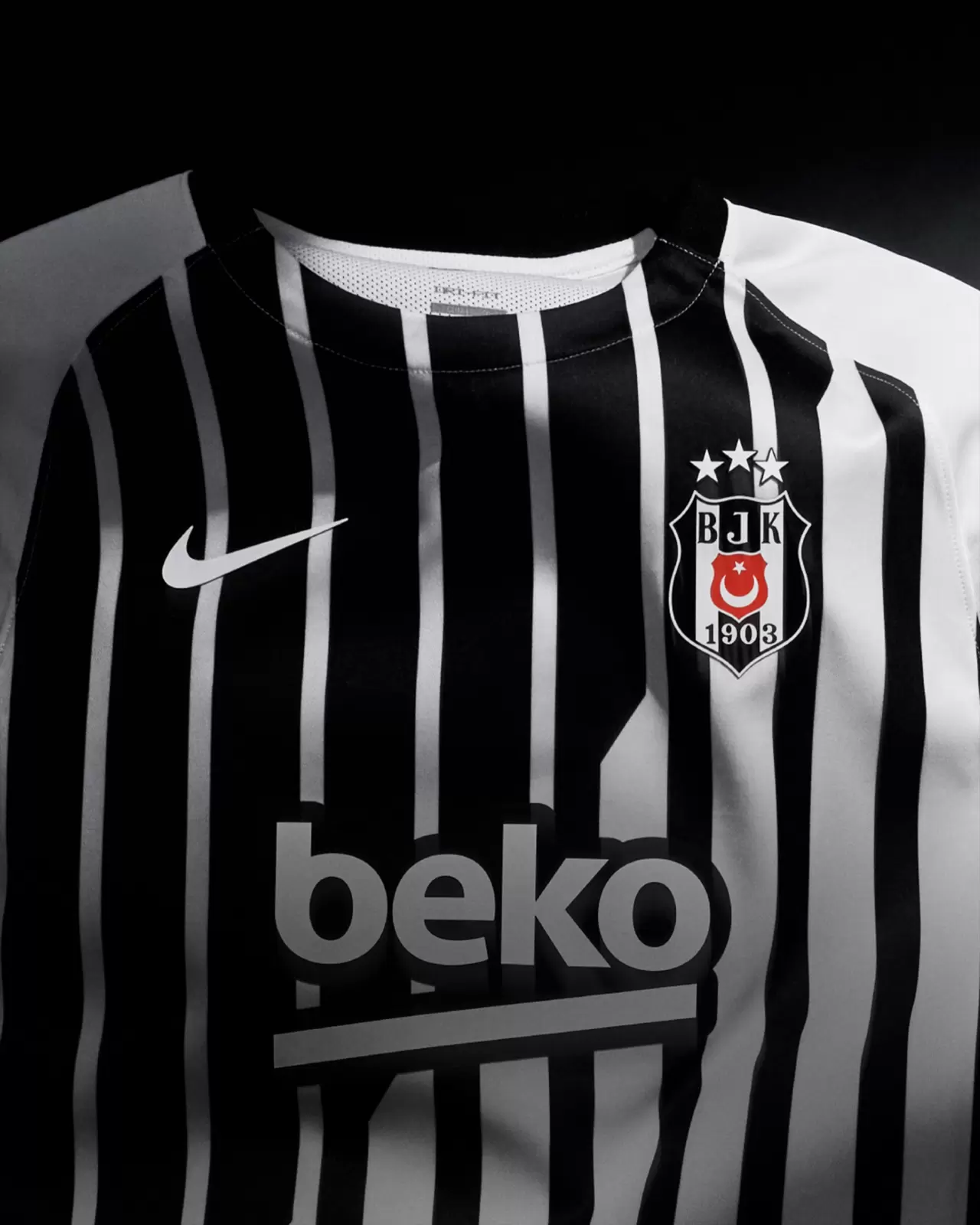 Beşiktaş yeni sezon formalarını tanıttı! 1