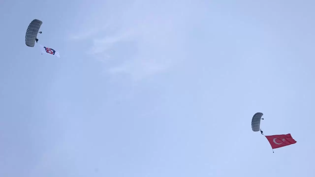 JÖAK paraşüt timinden sıcak hava balonundan muazzam atlayış! 5