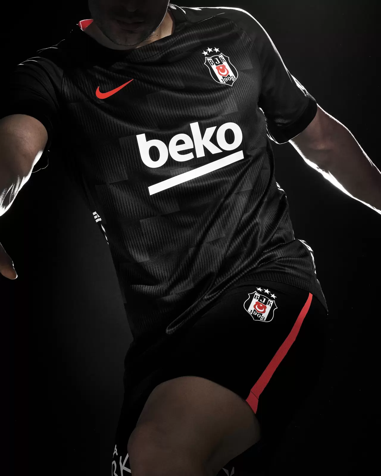 Beşiktaş yeni sezon formalarını tanıttı! 4