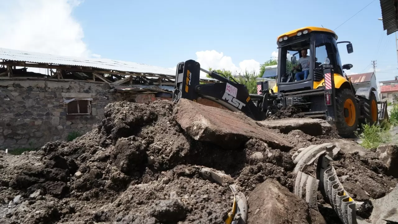 Erzurum'daki kazıda mühimmat ve tarihi kalıntılar bulundu 4
