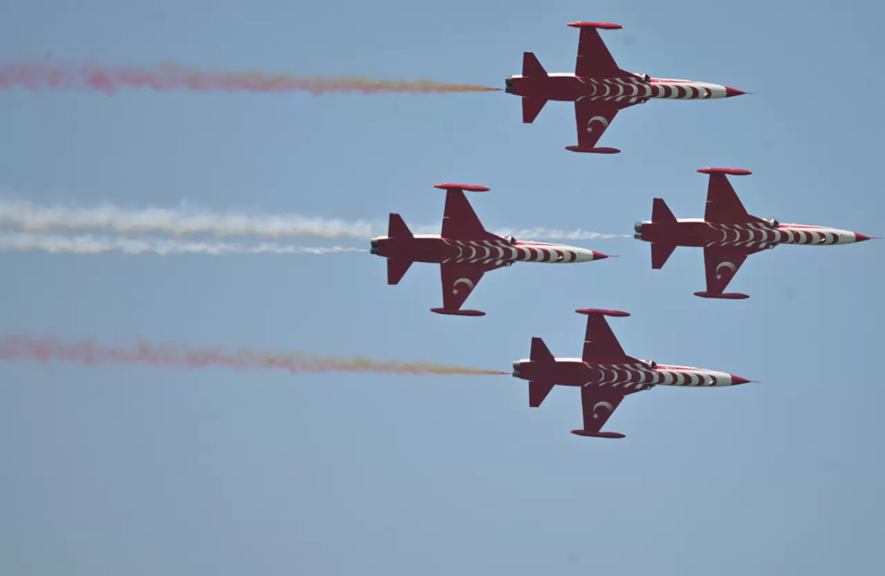 Türk Yıldızları Belçika’yı büyüledi! 4