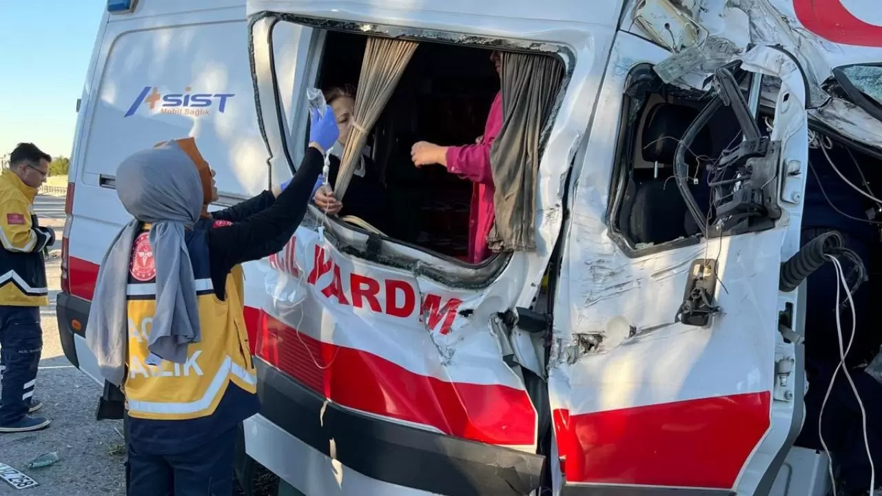 Antalya'dan İstanbul'a giden ambulans kaza yaptı! Hasta yaşamını yitirdi 3
